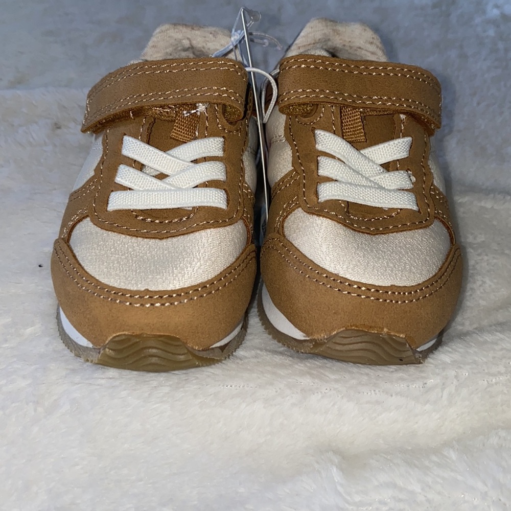 Cat and Jack Shoes 5 - Picture 2 of 4